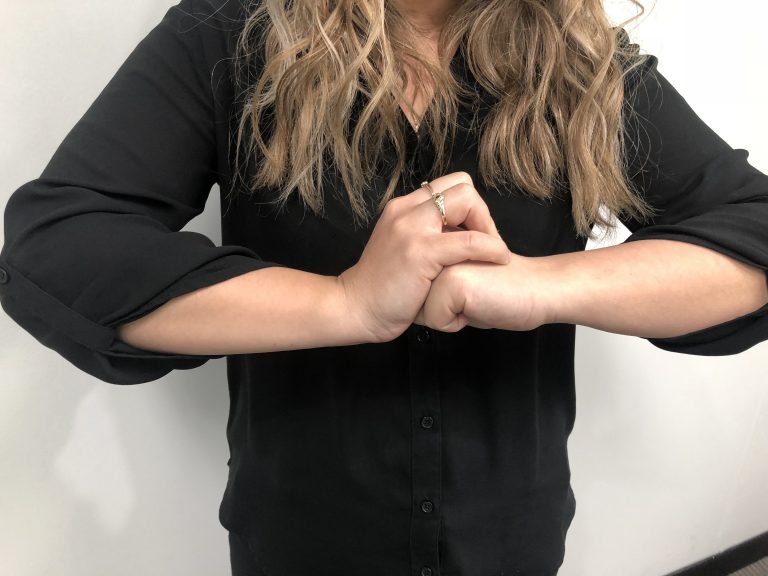 Dissolved substances within the synovial fluid turn to bubbles with low pressure