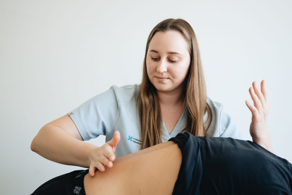 rehabilitation exercise physiotherapist